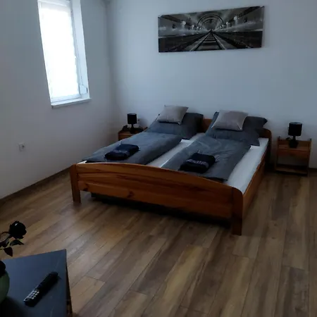 Sarokhaz Apartment *