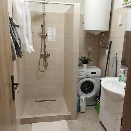 Sarokház Apartman *